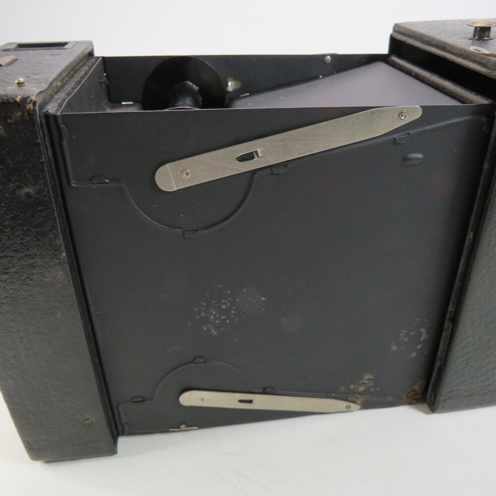 Kodak No. 2A Brownie, Model B Camera w wear, handle missing - Picture 7 of 10